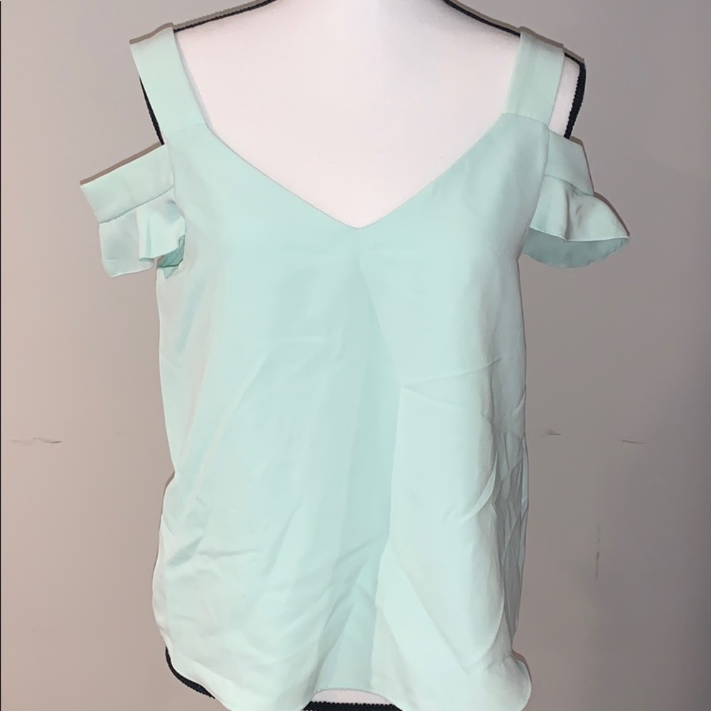 Haut epaulet denuded